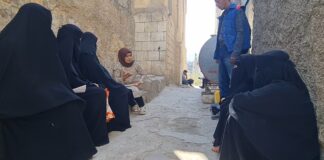 اللجنة الوطنية للتحقيق تستمع للنساء الضحايا والشهود في مناطق التماس بمحافظة تعز