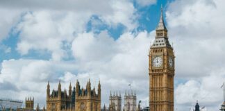 بريطانيا تعلن عن حزمة دعم جديدة لتعزيز قدرات خفر السواحل اليمني