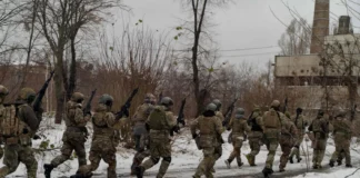 الحوثيون يرسلون مجندين يمنيين للقتال مع روسيا في أوكرانيا ضمن تعاون عسكري أكبر يشمل توسيع العمليات في البحر الأحمر