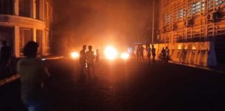 عدن.. وسط تردي الخدمات العامة، احتجاجات ليلية غاضبة في مدينة كريتر