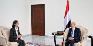 العليمي يدعو لخطوات دولية حاسمة لمواجهة تهديدات الحوثيين ووقف تمويلهم