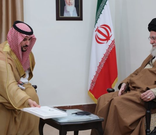 تفاصيل رسالة العاهل السعودي إلى المرشد الأعلى الإيراني