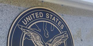 قائد “سينتكوم” يجري مباحثات أمنية رفيعة مع رؤساء أركان 6 دول بالشرق الأوسط بينها اليمن