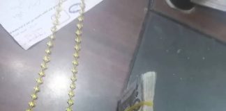 الإعلام الأمني: شرطة الشحر تضبط متهماً بسرقة أكثر من 100 ألف ريال سعودي ومجوهرات ثمينة