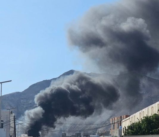 حضرموت: الدفاع المدني يسيطر على حريقين في فوة بالمكلا ويحد من الخسائر