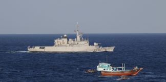 “القوات البحرية المشتركة تصادر شحنة مخدرات بقيمة 8 ملايين دولار في بحر العرب”