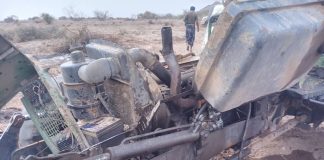 إعطاب حراثة وإصابة سائقها إثر انفجار لغم زرعته جماعة الحوثي غربي تعز