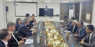 البنك المركزي اليمني يبحث مع سفراء الاتحاد الأوروبي استكمال نقل البنوك من صنعاء إلى عدن