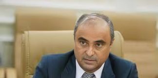 مصدر حكومي: تأخر عودة رئيس الوزراء إلى عدن بسبب مشاورات دعم اقتصادي ومعالجات خدمية عاجلة