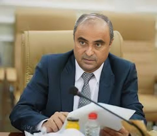 رئيس الوزراء يوجه بإغلاق المنافذ غير الرسمية وتوحيد الموارد عبر البنك المركزي