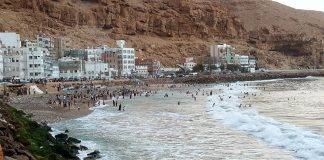 حضرموت.. غرق طفلة في شواطئ بحر الستين بمدينة المكلا