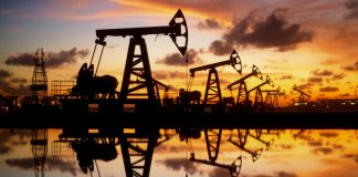 أسعار النفط تتراجع بحدة عقب إعلان ترامب عن وقف إطلاق النار بين إيران وإسرائيل