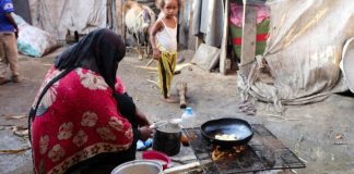 تقرير أممي يحذر من تفاقم الجوع بين النازحين في أربع محافظات يمنية مع دخول موسم الجفاف