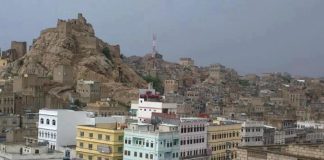 مقتل 6 وإصابة 14 في هجوم بقنبلة يدوية استهدف مسجداً في البيضاء