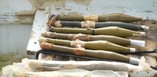 البحرية اليمنية تحبط تهريب أسلحة قرب الممر الملاحي بالبحر الأحمر