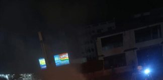 احتجاجات غاضبة تهزّ المنصورة بعدن رفضاً لتدهور الخدمات وانقطاع الكهرباء