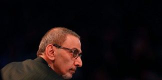 زياد الرحباني موسيقي ثائر ساهم في “تجديد فيروز” ونقلها “من جيل إلى جيل” المؤلف المسرحي والموسيقي اللبناني زياد الرحباني خلال حفلة له ضمن مهرجانات بيت الدين الدولية في منطقة الشوف الجبلية جنوبي العاصمة اللبنانية بيروت في 12 تموز/يوليو 2018 © مروان طحطح / اف ب/ارشيف