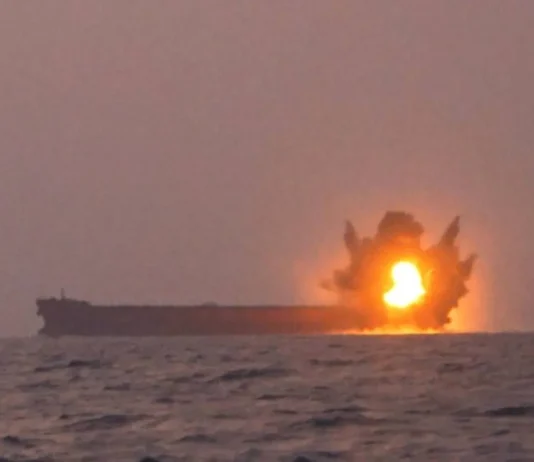 الحوثيون يهددون باستهداف شركات نفط أمريكية كبرى رغم اتفاق هدنة سابق