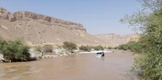 أمطار حضرموت تتسبب بغرق شاب وانقلاب شاحنة محملة بالأغنام