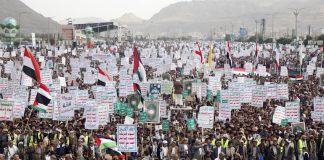 تصعيد لفظي جديد من زعيم الحوثيين وسط مؤشرات على عودة التوتر في البحر الأحمر