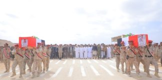 المهرة تشيع جثماني العميد زايد والعقيد الوشلي في موكب رسمي وشعبي