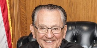 القاضي الذي علّم العالم أن العدالة يمكن أن تكون رحيمة.. رحيل فرانك كابريو عن 88 عاماً