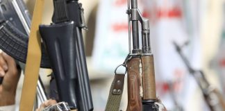 إب.. جماعة الحوثي تواصل حملة الاعتقالات وتختطف ناشطاً إعلامياً وثلاثة مواطنين آخرين