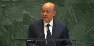 العليمي يدعو في الأمم المتحدة إلى تحالف دولي يواجه المليشيات والإرهاب ويعيد بناء الدولة في اليمن