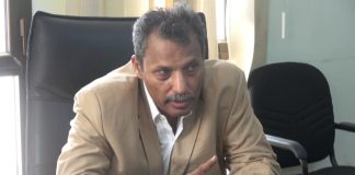 محافظ أبين يبحث مع قادة الأحزاب دورهم في دعم إعادة الإعمار والتنمية