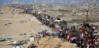 150 غارة خلال يومين.. إسرائيل تكثف قصف غزة وتدفع مئات الآلاف للنزوح