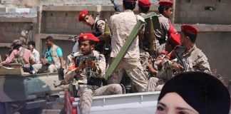 شرطة تعز: ضبط ثلاثة مشتبهين في اغتيال المشهري وملاحقة بقية الجناة