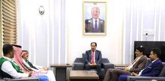 وزير الشباب يبحث مع البرنامج السعودي إعادة تأهيل استاد 22 مايو بعدن ويشيد بالدعم الرياضي السعودي
