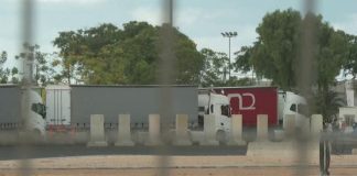 دخول 400 شاحنة مساعدات إلى غزة عبر معبري كرم أبو سالم والعوجة