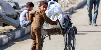 “الأونروا” تعلن جاهزية 8000 معلم لإعادة تعليم أطفال غزة بعد انقطاع دام عامين