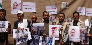 أهالي ضحايا الاغتيالات في تعز يطالبون بملاحقة الجناة الفارين إلى المخا وإنهاء “الإفلات من العقاب”