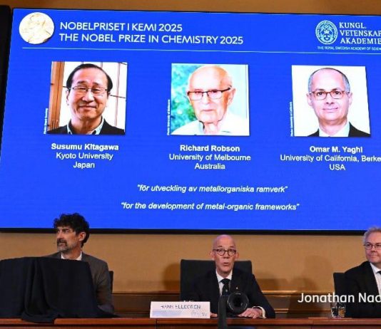ثلاثة علماء يفوزون بجائزة نوبل للكيمياء لعام 2025 تقديرًا لأبحاثهم حول “الأطر المعدنية العضوية”