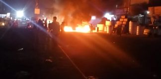 احتجاجات في عدن تندد بحملة مصادرة الدراجات النارية في الممدارة