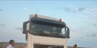 تحرك ناقلات النفط الخام الخاصة بمحطة كهرباء الرئيس من أحور إلى عدن بعد وساطة محلية أنهت احتجازها