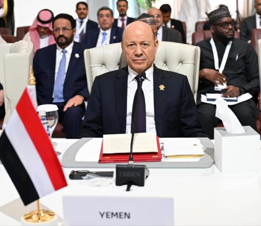 رئيس مجلس القيادة الرئاسي يوجه بإعادة انتشار وتموضع القوات في محافظة لحج