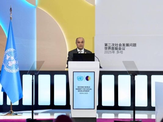 رئيس الوزراء اليمني: التنمية العادلة أساس السلام والاستقرار المستدام