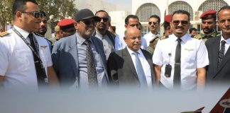 الخنبشي يدشّن أولى الرحلات الدولية من وإلى مطار الريان الدولي