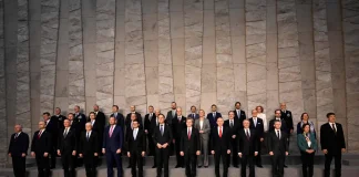 من قيادة الدعم إلى هندسة التفاوض: كيف تحوّل الدور الأميركي في أوكرانيا؟