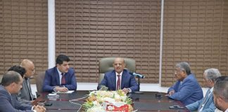 عدن.. محافظ البنك المركزي ينفي شائعات تحريك أسعار الصرف ويؤكد على استقرار العملة