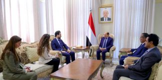 رئيس الوزراء يستقبل القائم بأعمال السفير الأمريكي لدى اليمن