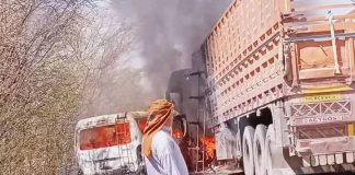 العليمي يوجّه بصرف مساعدات عاجلة لأسر ضحايا حادث المحفد بأبين