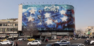 أمريكا وإيران على مسار تصادمي والتعزيزات العسكرية تطغى على المحادثات