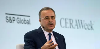 رئيس «أرامكو»: «عواقب وخيمة» على أسواق النفط إذا استمر إغلاق مضيق هرمز