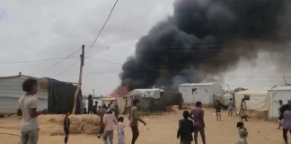 حريق يلتهم خياماً بمخيم الجفينة للنازحين في مأرب