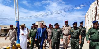 وزير الدفاع يتفقد جاهزية كلية الشرطة بحضرموت ويشيد بمستوى الانضباط والتأهيل