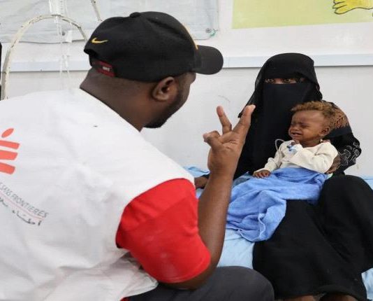 أطباء بلا حدود تحذر من تدهور الرعاية الصحية للأطفال في مناطق سيطرة الحوثيين